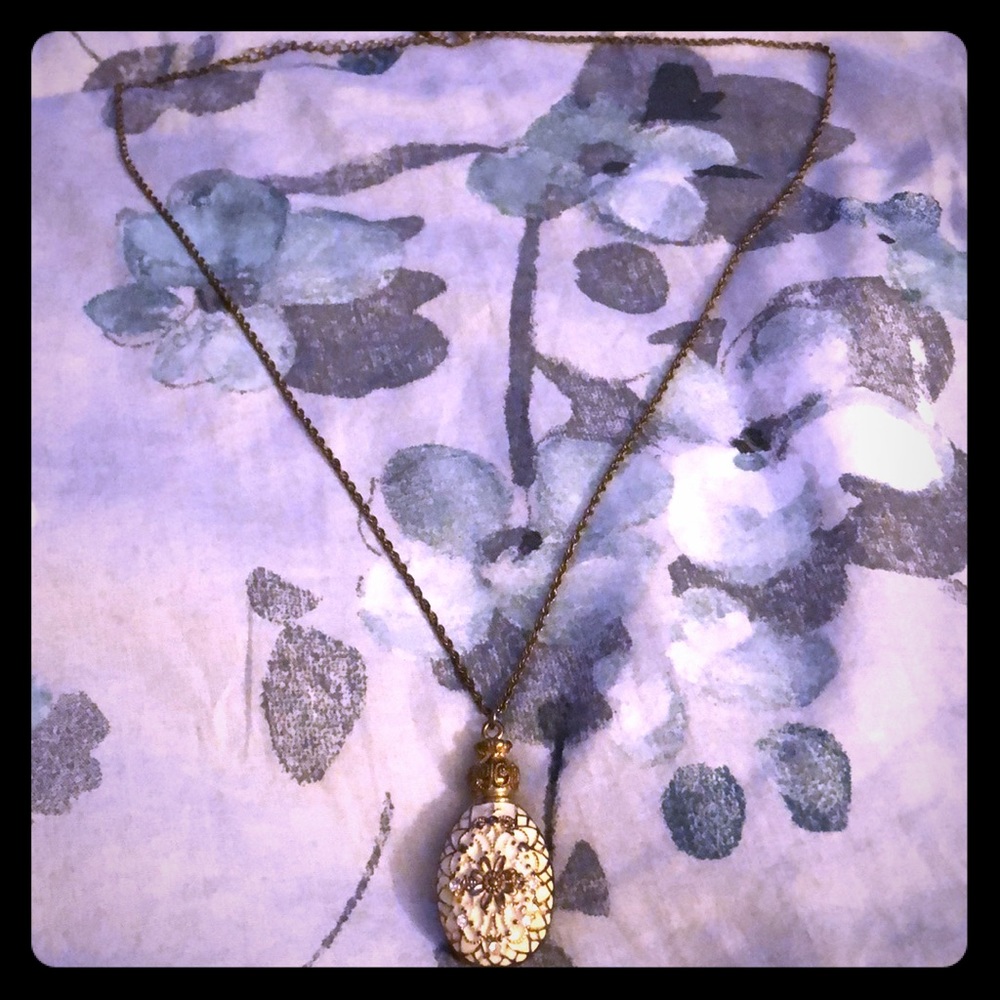 Pendant necklace
